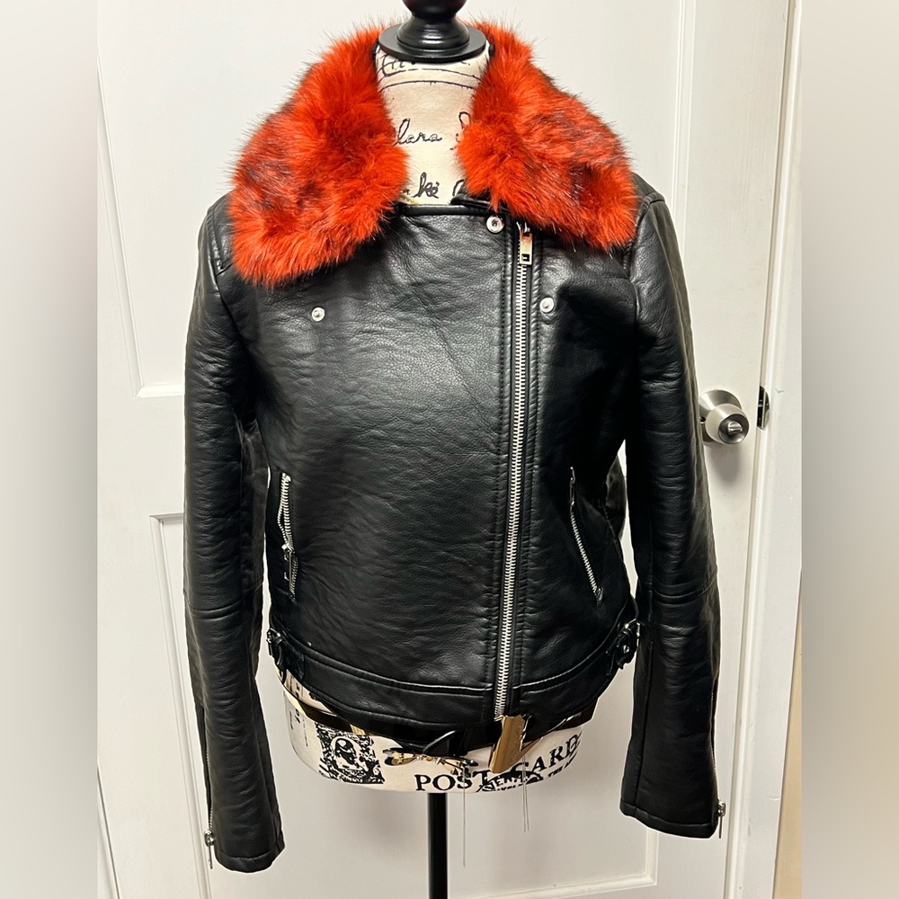 Forever 21 faux fur collar faux leather Moto jacket